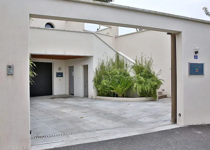 Lafitenia Mayarko Hotel